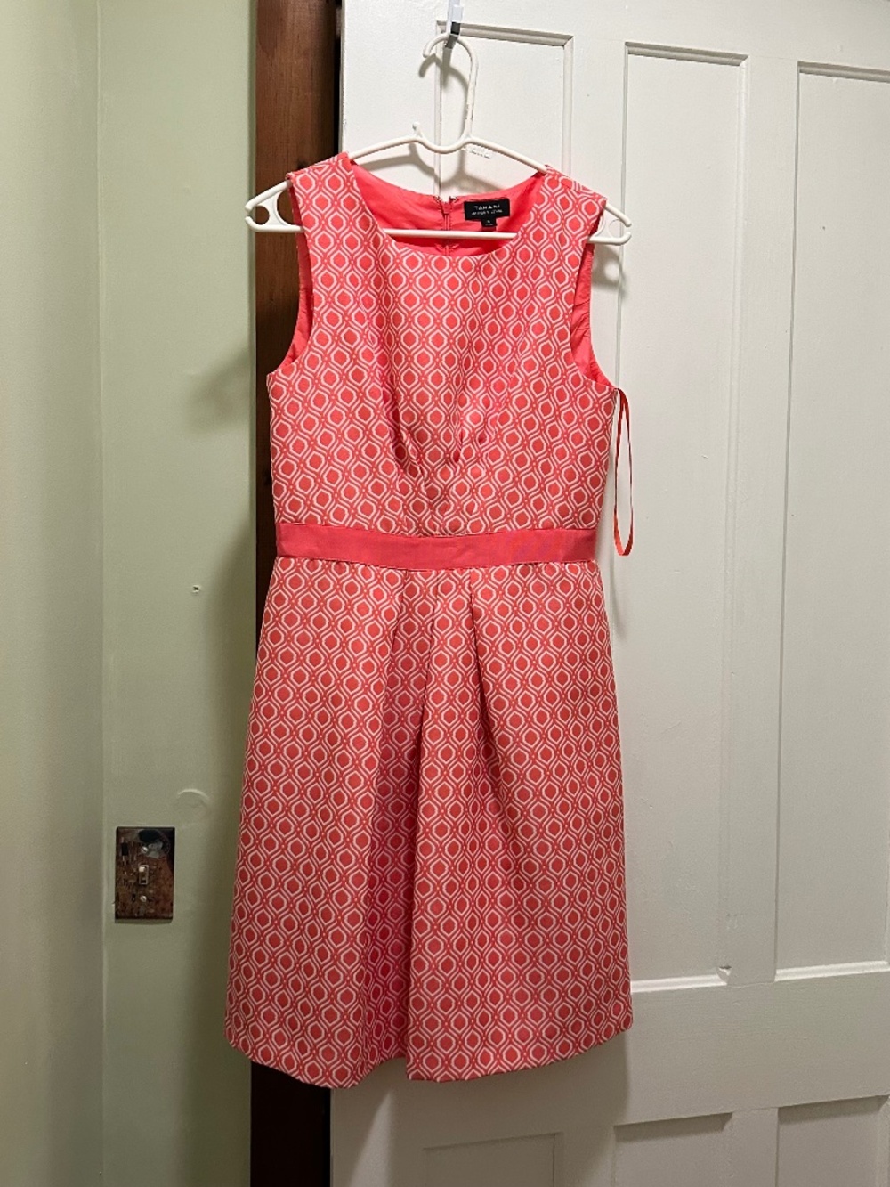 Tahari by Arthur Levine dress size 8